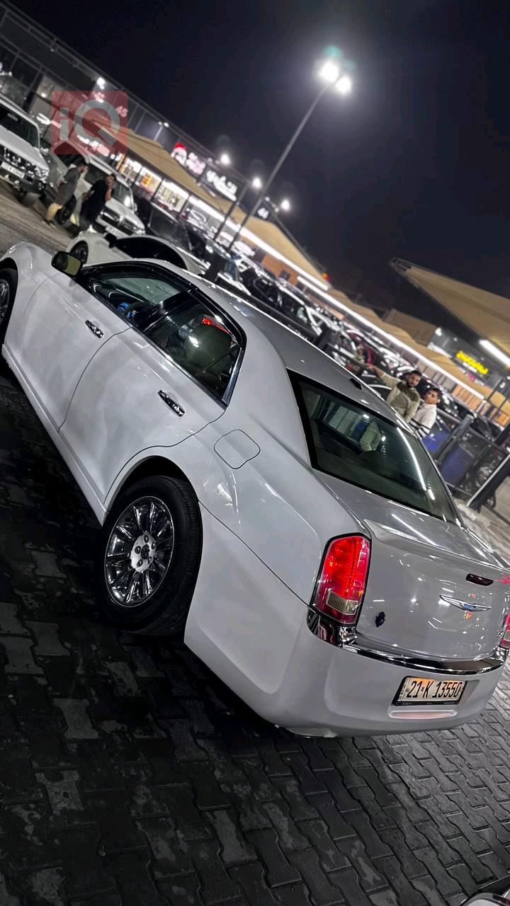 کرایسلەر 300